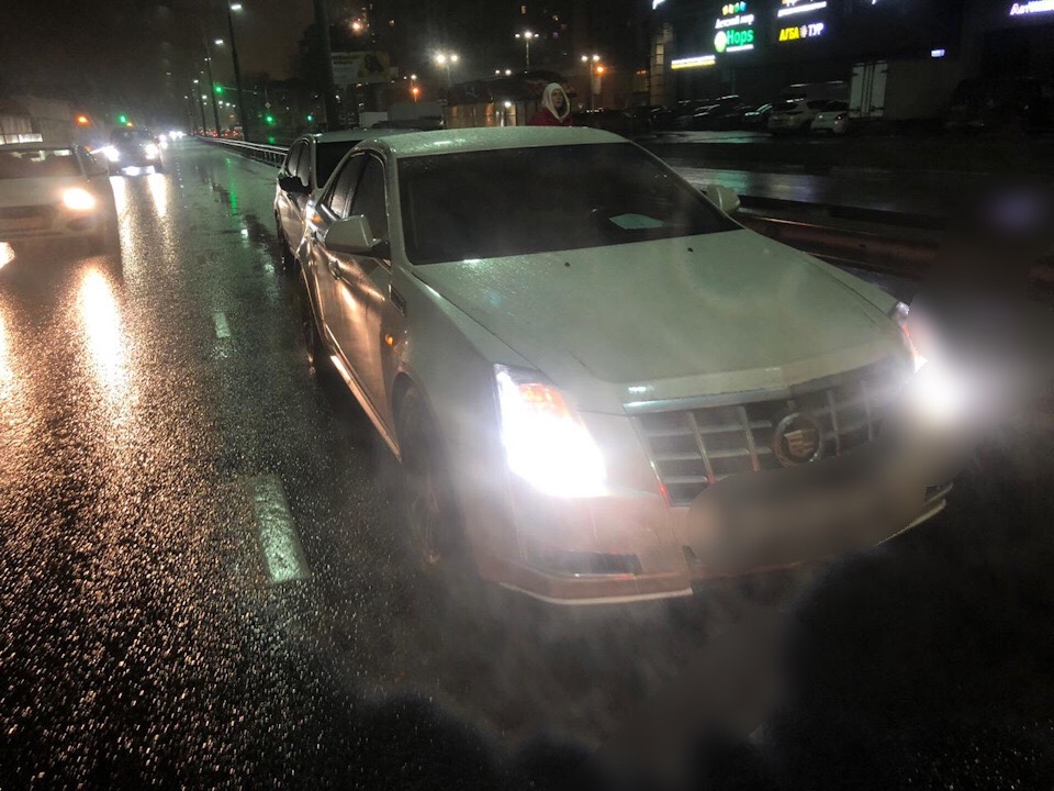 На Північному Бульварі “Cadillac” збив велосипедиста