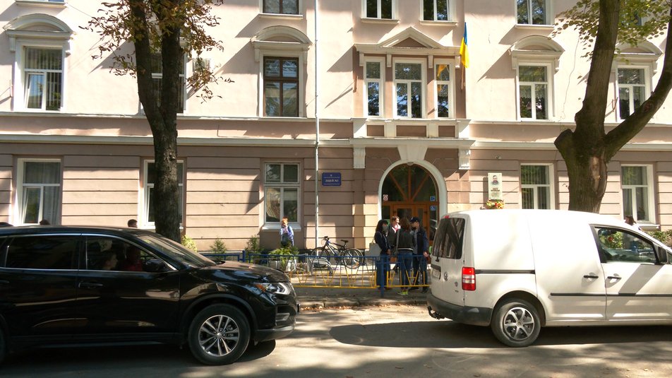 Лише у п’ятьох франківських школах вакцинованими є 80% працівників (СПИСОК)