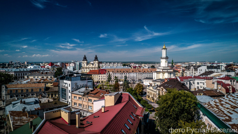 Вересневий Івано-Франківськ з висоти (ТЕПЛІ ФОТО)