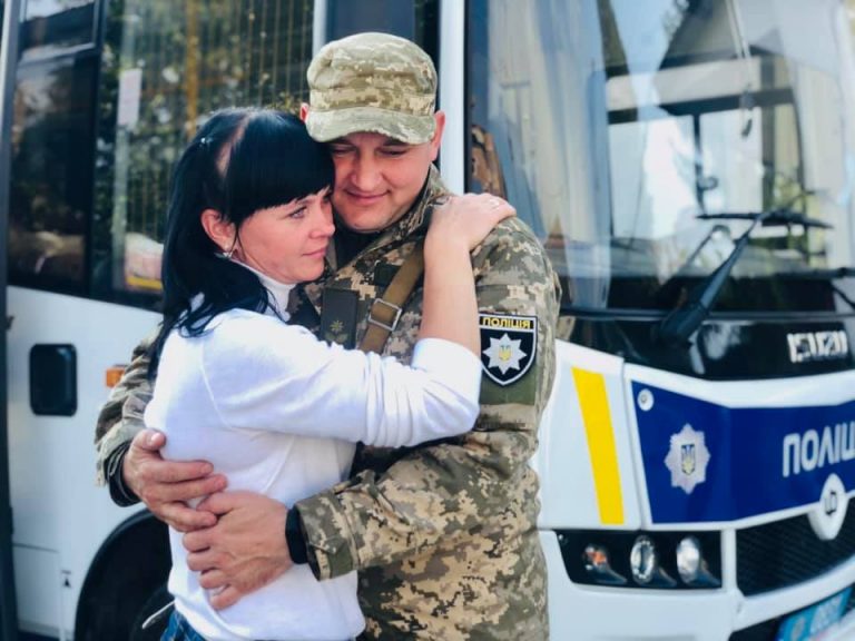 Чергове відрядження на Донеччину: загін прикарпатських поліціянтів відправився в зону ООС (ФОТО)