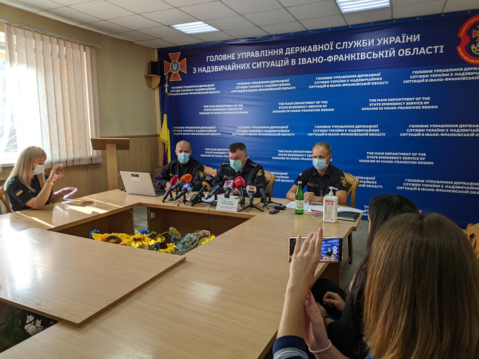 У ДСНС розповіли подробиці вибуху в Карпатах і рятувальної операції травмованих туристів (ФОТО)