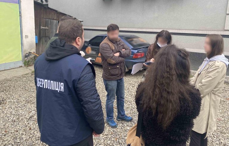 33-річний прикарпатець заробив понад пів мільйона гривень “продажем техніки” у фейкових інтернет-магазинах (ФОТОФАКТ)