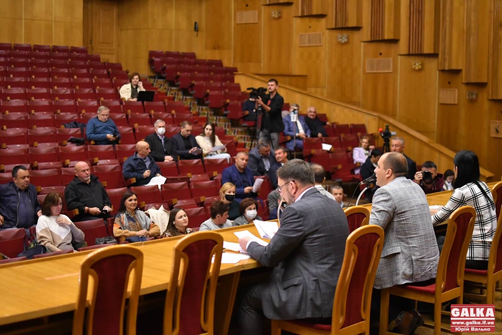 Депутати Івано-Франківського району ще раз нагадали владі країни про своє існування (ФОТО)