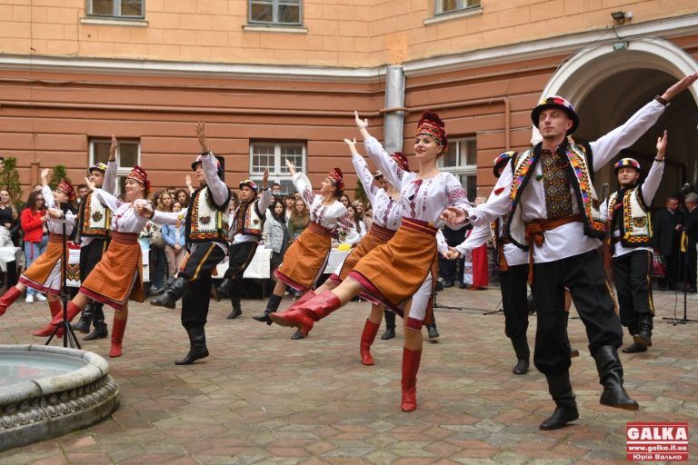Святковим концертом ІФНМУ відзначає 76-річчя (ФОТОРЕПОРТАЖ)
