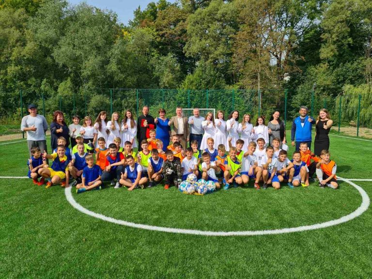 Новий спортмайданчик відкрили в Рожнятові (ФОТО)