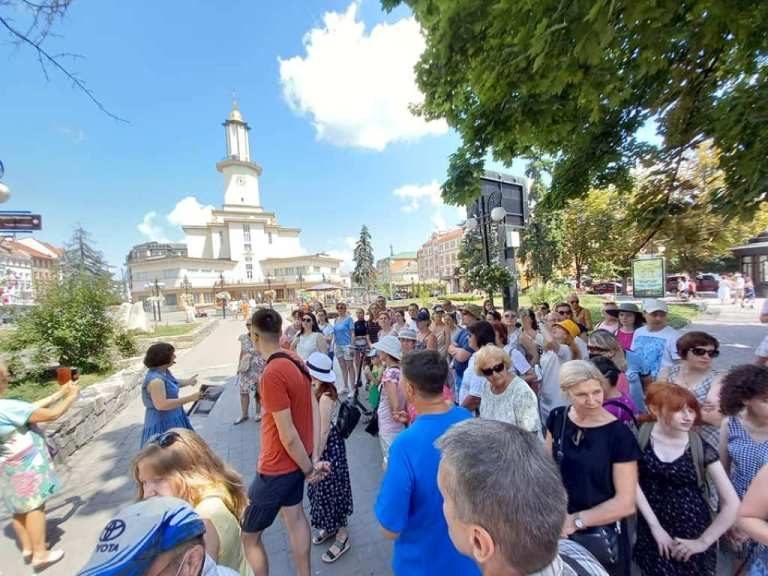 Цьогоріч безкоштовні екскурсії у Франківську відвідали близько 900 людей (ФОТО)