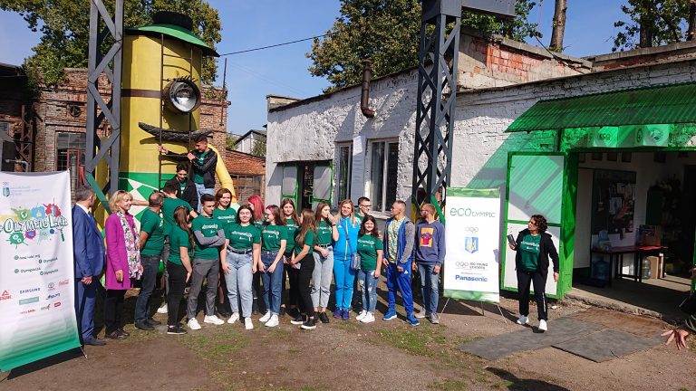 #OlympicLAB: студентам франківського вишу показали майстерню з переробки пластику (ФОТО)