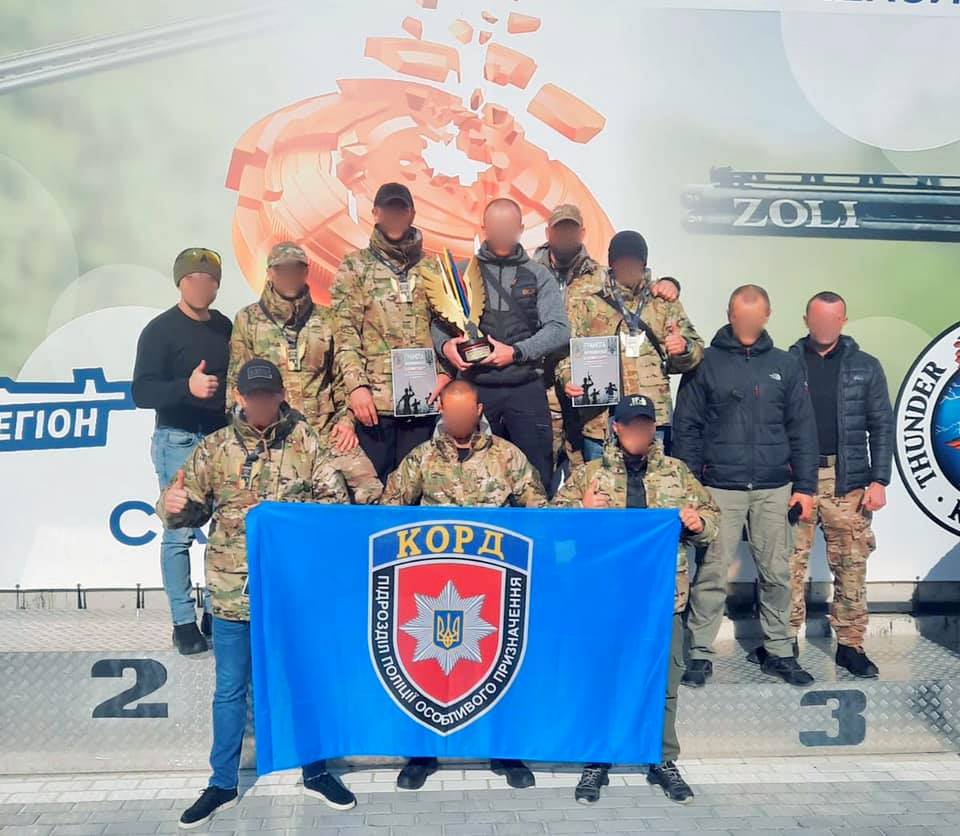 Прикарпатські поліціянти вибороли першість у турнірі зі стрільби серед учасників бойових дій (ФОТО)