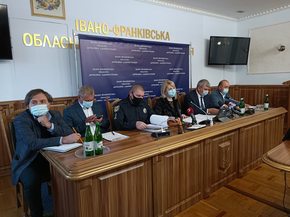 “Буде більше жорсткіших і репресивних заходів”, – у поліції Прикарпаття розповіли, як працюватимуть в “червоній зоні”