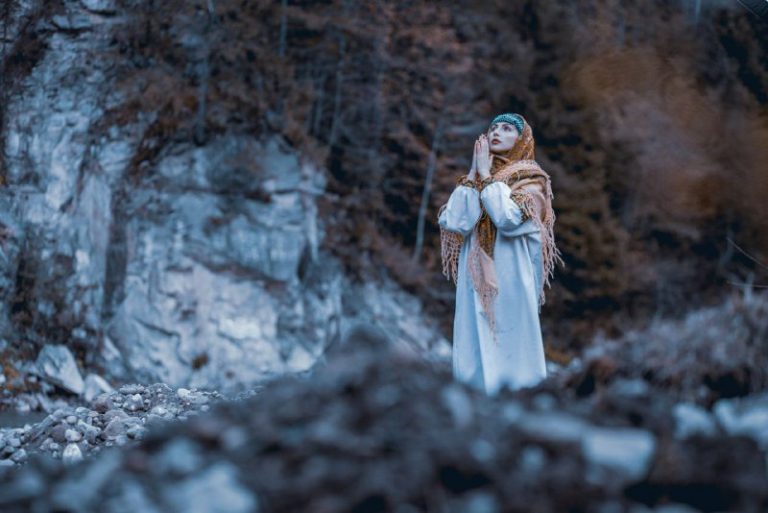 Світлини франківської етно-моделі потрапили до міжнародного журналу “Marika Magasine” (ФОТО)