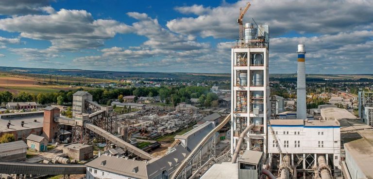 Власник Vodafone Україна поки не купуватиме Івано-Франківськцемент