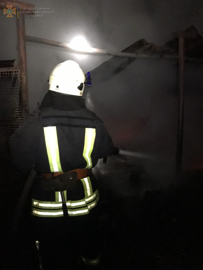 Під Коломиєю на місці пожежі виявили тіло чоловіка
