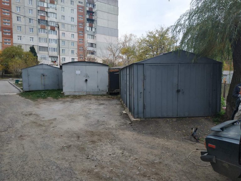 На Івасюка демонтували чотири незаконні гаражі (ФОТО)