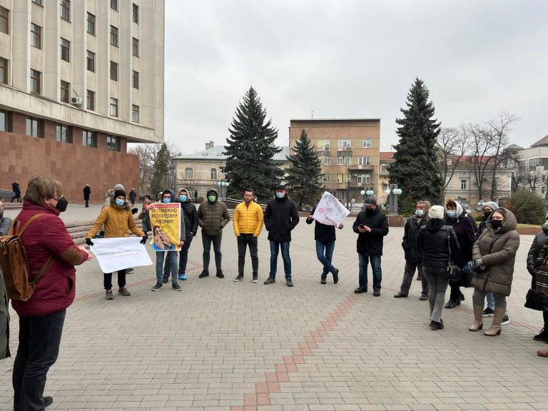 «Відстоюють авторське право»: У Франківську архітектори вийшли на протест проти законопроекту №5655 (ФОТО)
