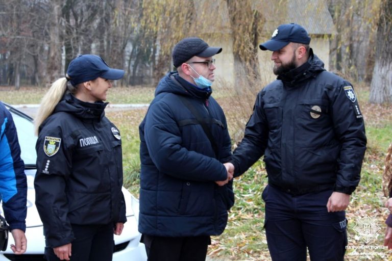 Франківські патрульні розповіли про свою роботу людям з інвалідністю (ФОТО)