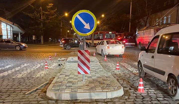Острівець безпеки облаштували на Привокзальній (ФОТО)