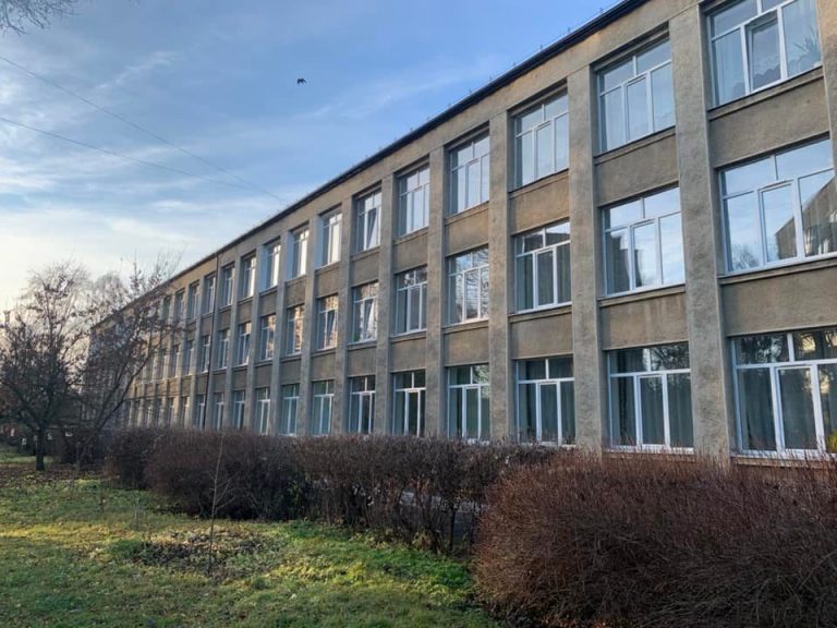 Підрядник завершив комплексний ремонт франківського ліцею №17 (ФОТО)