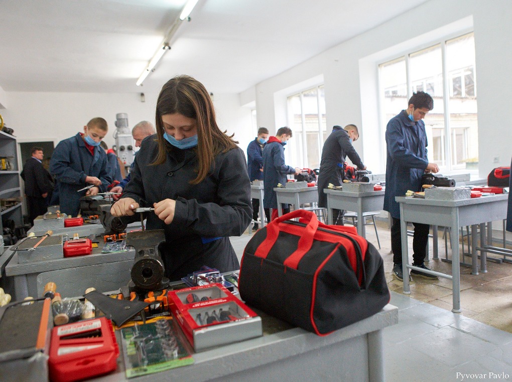 У франківському професійному політехнічному ліцеї відкрили три оновлені майстерні (ФОТО)