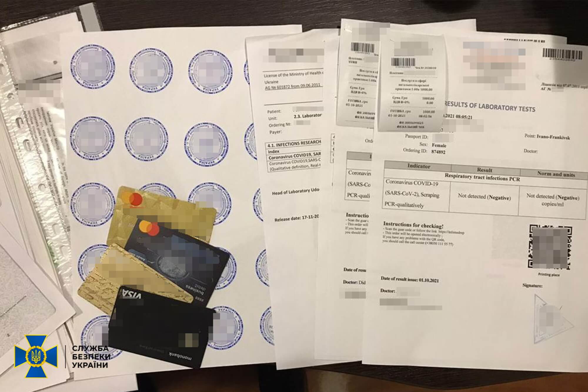 Власник мережі франківських турагенцій масово виготовляв фейкові ПЛР-тести. Його викрила СБУ (ФОТО)