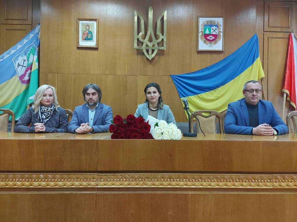 Депутатам Косівської РДА представили новопризначену голову Наталію Кучму (ФОТО)