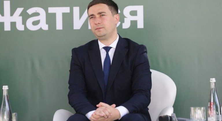 МВС: американець та українка замовили вбивство міністра Лещенка