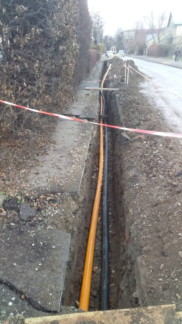 В Івано-Франківську на вулиці Береговій замінюють газопровід