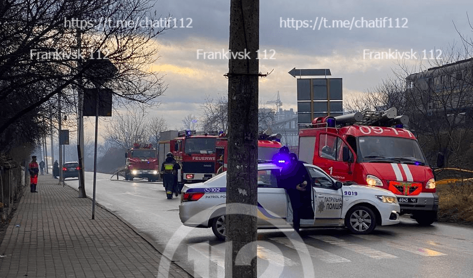 У Франківську загорівся локомотив вантажного потягу (ФОТО, ВІДЕО)