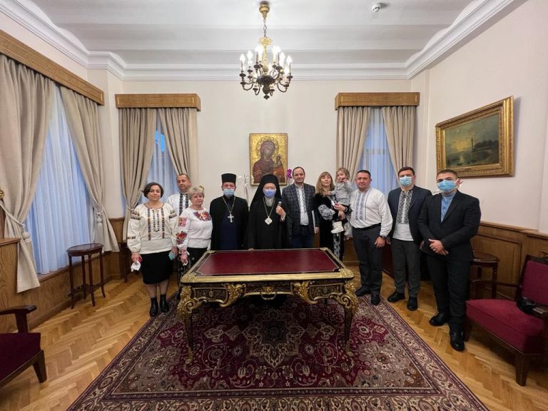 Делегація з Франківська вручила Патріарху Варфоломію відзнаку “Почесного громадянина Івано-Франківська” (ФОТО)