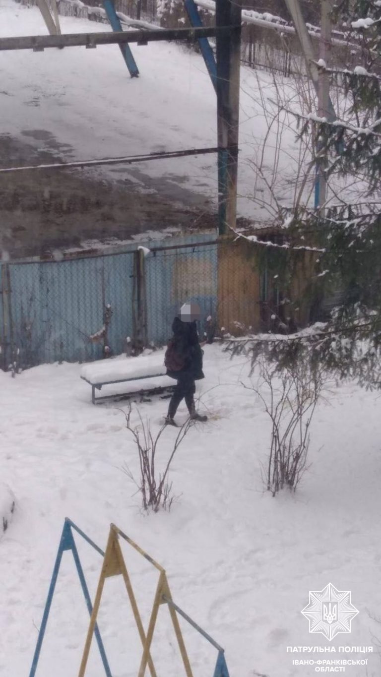 Повідомлення небайдужого франківця допомогло патрульним спіймати “закладчика” (ФОТО)