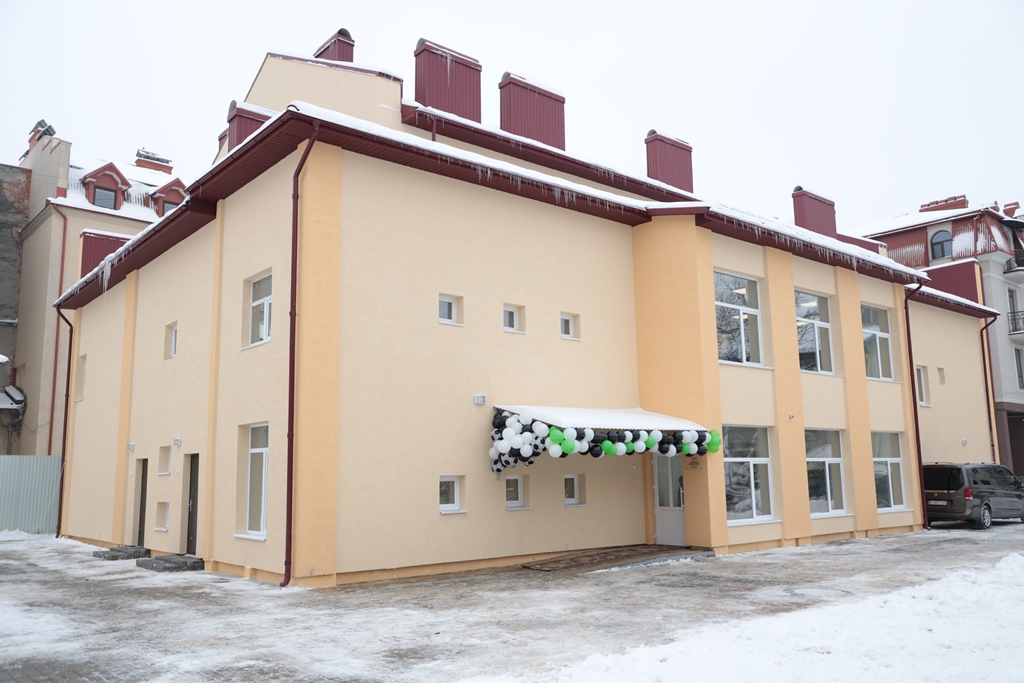 Відремонтований спортзал відкрили у коломийському ліцеї (ФОТО)