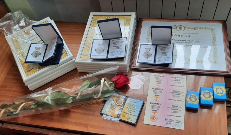 Військових Надвірнянщини нагородили медалями “За заслуги перед Прикарпаттям” (ФОТО)