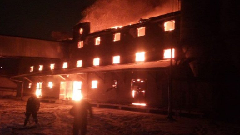Через пожежу на Тернопільщині затримується потяг “Ворохта-Київ”