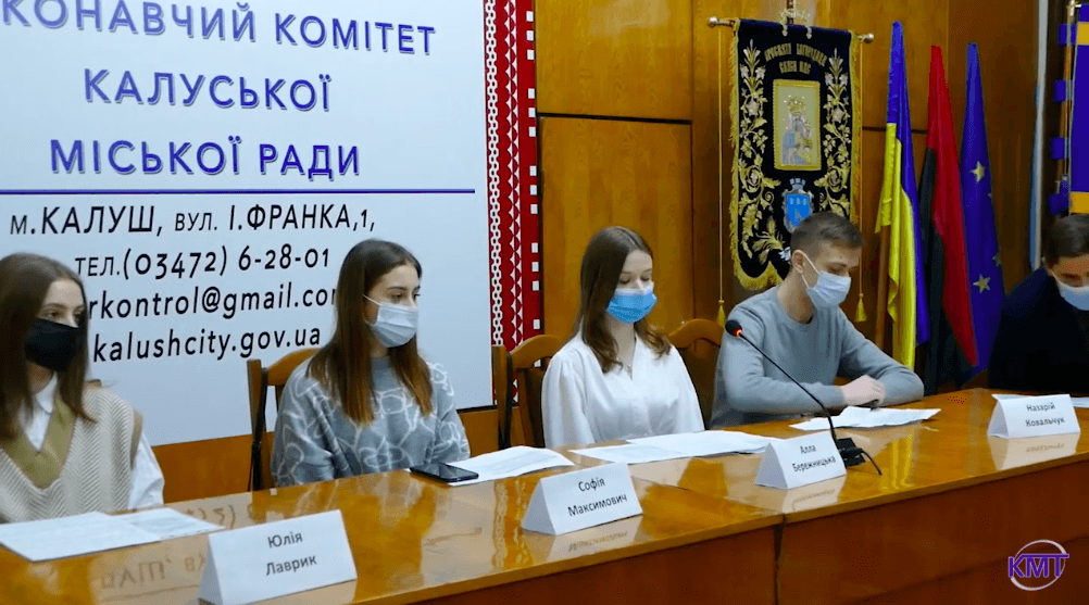 Міського голову Калуша на посаді замінила студентка (ВІДЕО)