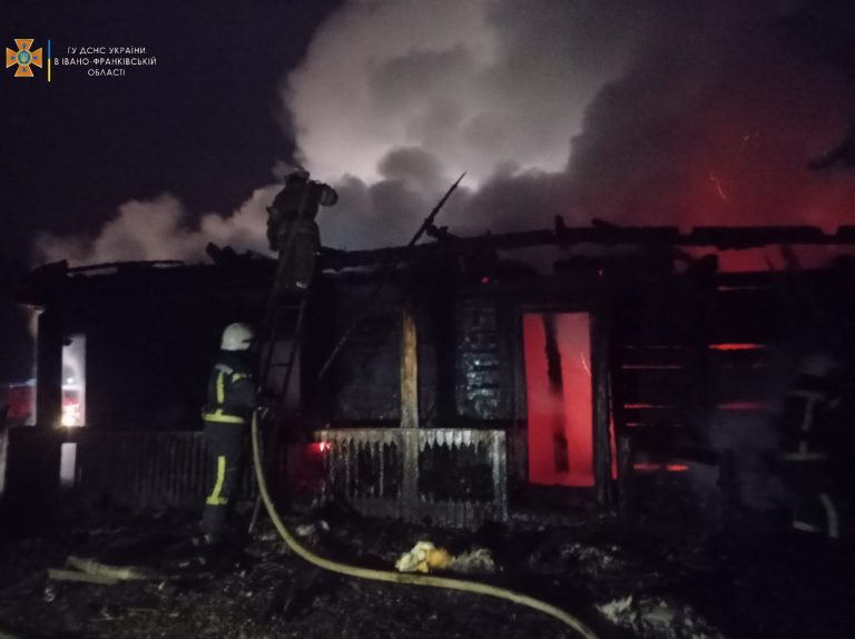 На пожежі в Калуському районі отримав опіки 40-річний чоловік (ФОТО)