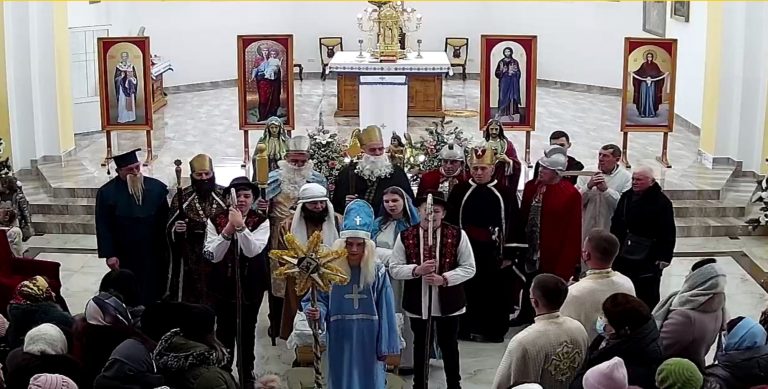 330 тисяч гривень зібрали колядники на Калущині. Гроші витратять на храм у Голині