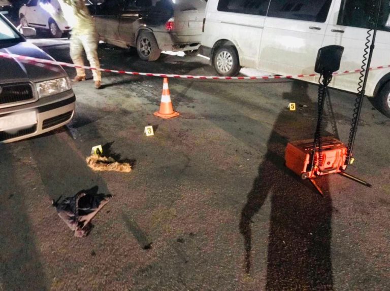 Поліція показала фото і відео з місця підриву BMW в Крихівцях