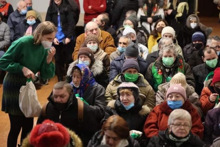 Різдвяний обід влаштували для бідних і самотніх франківців (ФОТО, ВІДЕО)