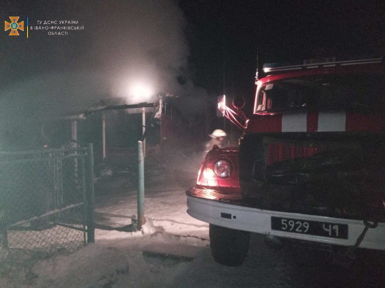 Вночі на Косівщині горів будинок: на місці пожежі знайшли тіло чоловіка