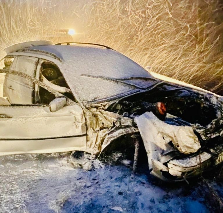З’явилися фото і подробиці ДТП під Галичем, в якій постраждали троє осіб