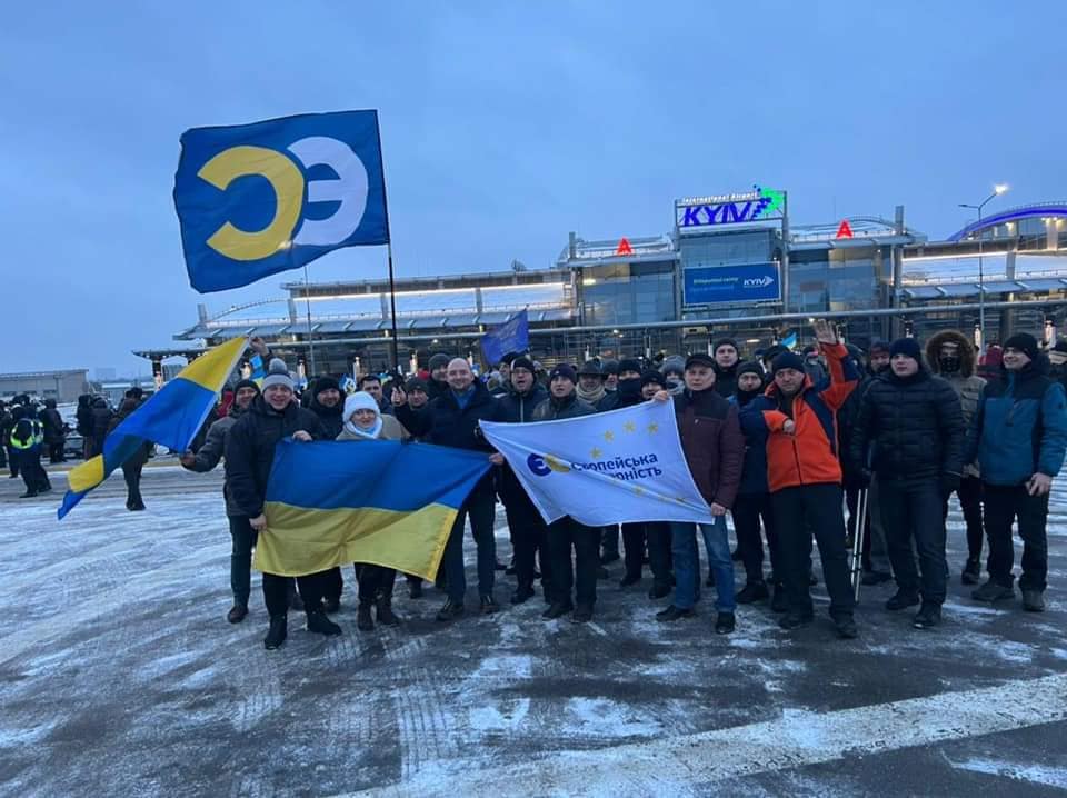 Як прикарпатці Петра Порошенка в Києві зустрічали (ФОТО)