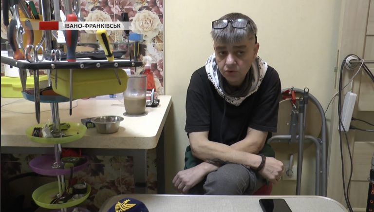 Франківка переробляє старі ровери та вчить їздити на них людей з ДЦП, аутизмом та синдромом Дауна (ВІДЕО)