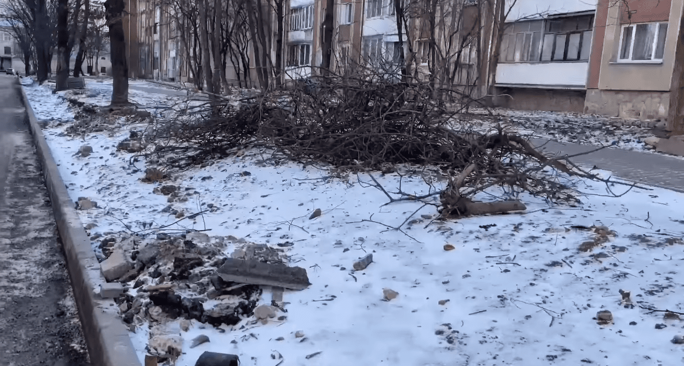 Дорога, як після війни, торгівля з землі й платні парковки: відомий франківець Місько Батяр емоційно звернувся до мера (ВІДЕО)