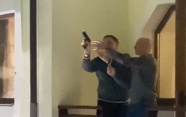 Киянин вчинив у Буковелі стрілянину: поліція криміналу не побачила (ФОТО, ВІДЕО)