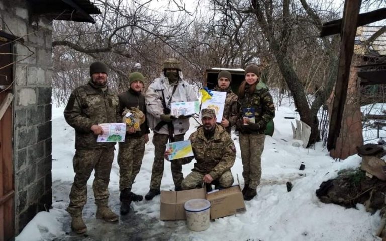 «Дружина воїна» відправила воїнам на Схід майже 2,5 тонни різдвяних смаколиків