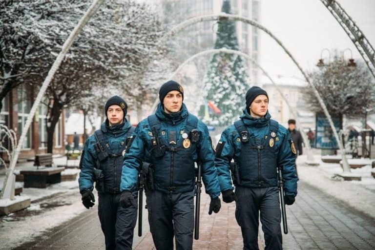 У Франківську нацгвардійці спіймали чоловіка з “амфетаміном”, а у Калуші – з краденими грошима та комп’ютером