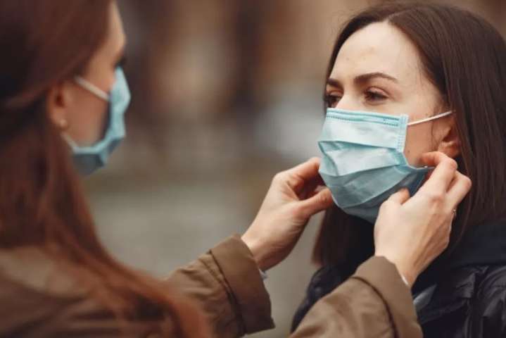 У Франківській громаді відсторонили від роботи понад 50 нещеплених бюджетників (ВІДЕО)