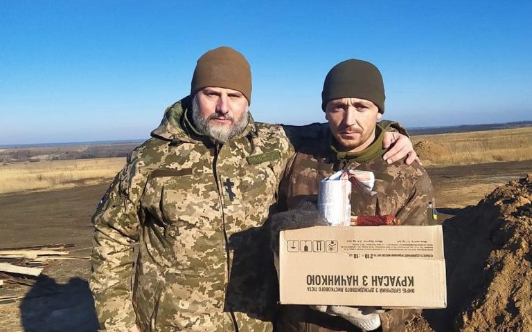 Калуський капелан їде у зону ООС: небайдужих просять допомогти продуктами та одягом для бійців