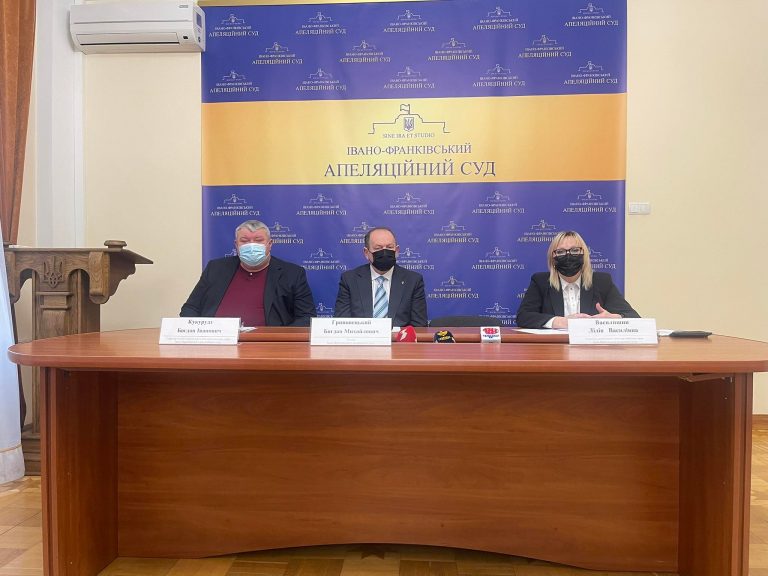 Стресові думки: судді Івано-Франківського апеляційного суду продовжують подавати у відставку