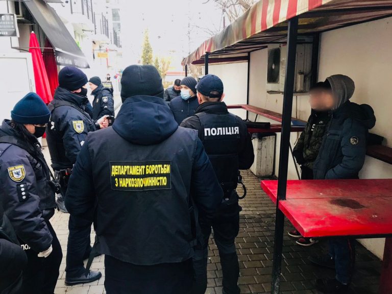 У Франківську спіймали 19-річного адміністратора телеграм-каналу з наркотиками (ФОТО)