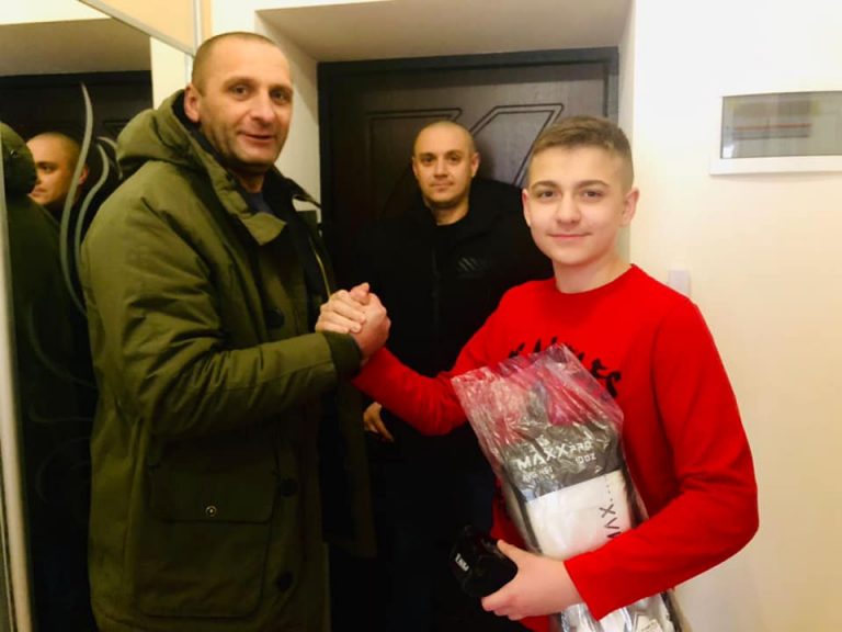 Прикарпатські поліцейські привітали з днем народження дітей загиблих колег (ФОТО)